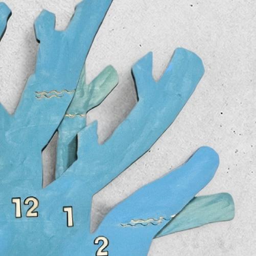 壁に小さな海をつくる時計 珊瑚とクマノミの時計 木製 振り子時計 掛け時計 | 4枚目