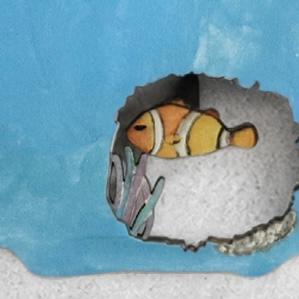 壁に小さな海をつくる時計 珊瑚とクマノミの時計 木製 振り子時計 掛け時計 | 6枚目