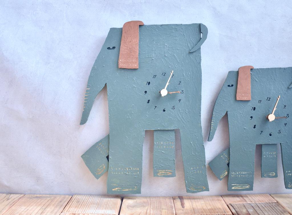 青銅色が映えるシャビーな象 ビッグサイズ 時計 木製 掛け時計