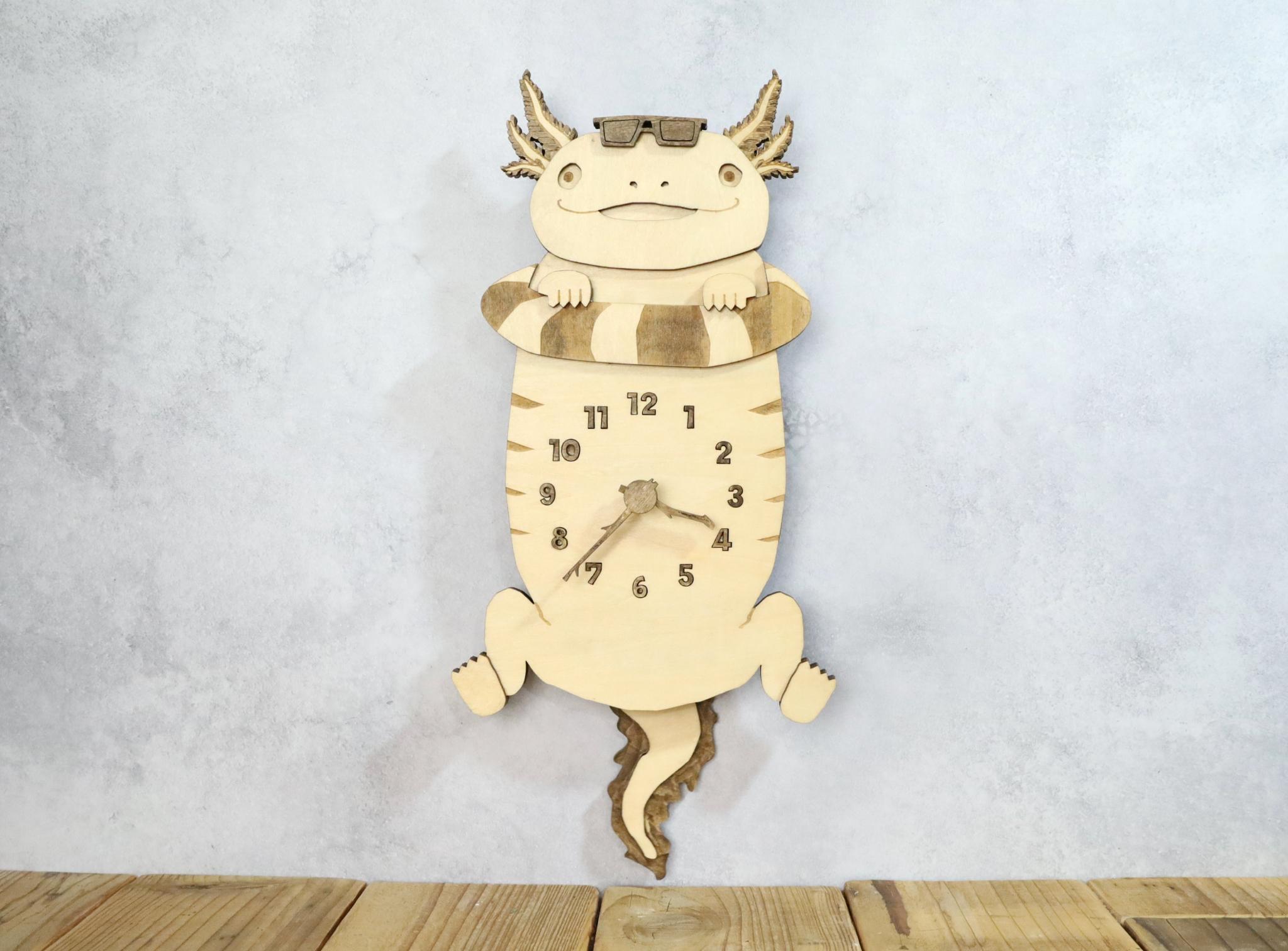 泳げないウーパールーパー レギュラーサイズ 時計 木製 掛け時計1枚目の画像