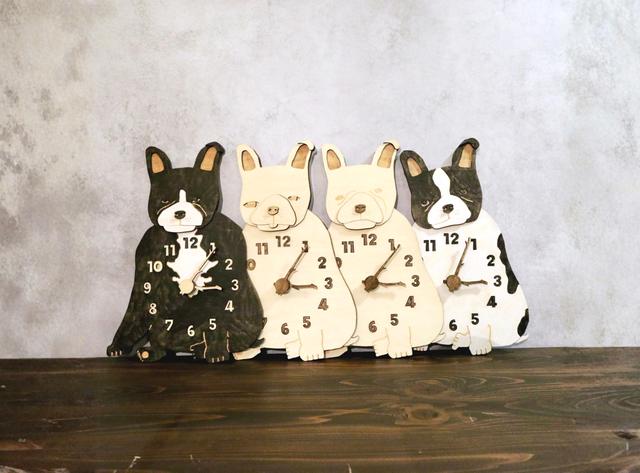 何もしないフレンチブルドッグの時計｜ただそこにいる4匹たち 時計 木製 掛け時計