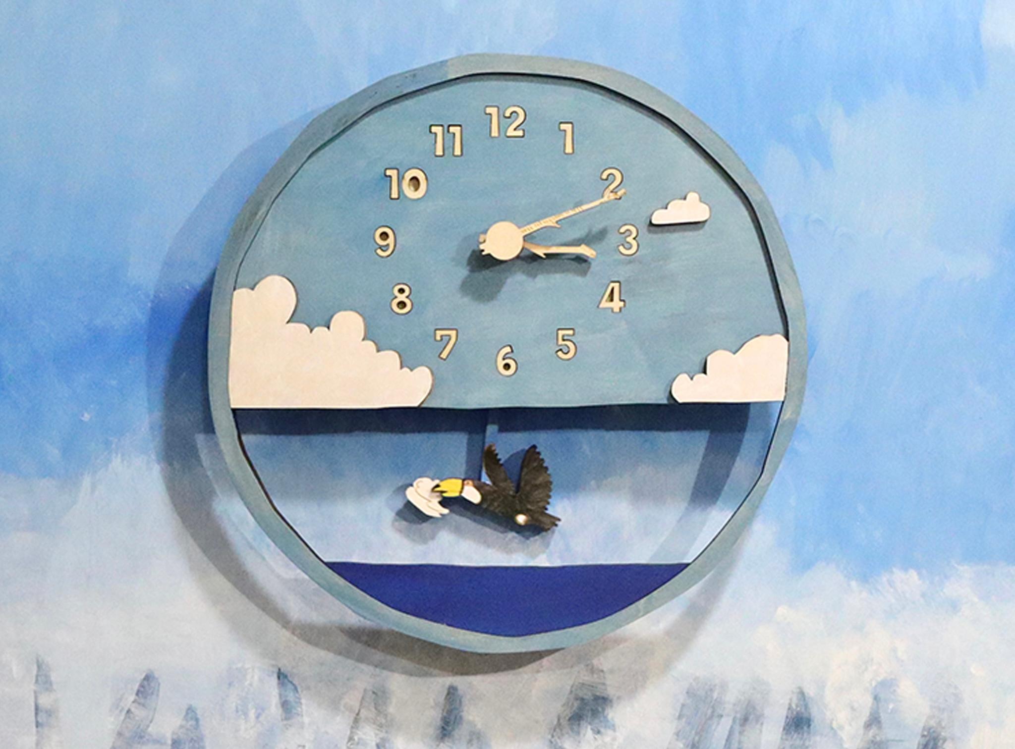 風を運ぶオオハシ  - 空気をひとくち、くわえて - 木製振り子時計を販売しております。