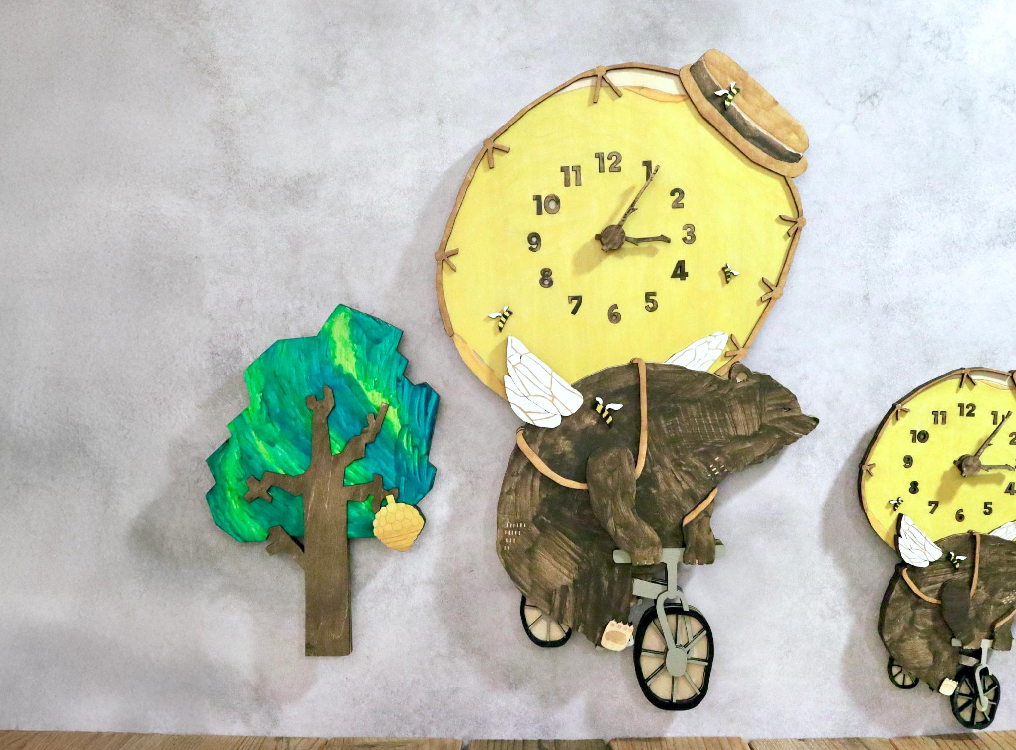 ハチミツ泥棒 ビッグサイズ 時計 木製 掛け時計1枚目の画像