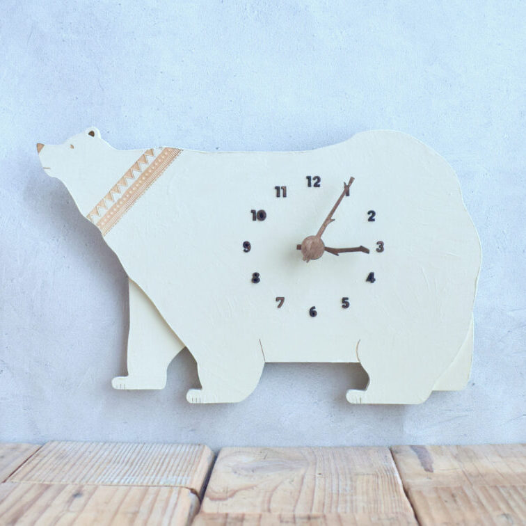 シロクマの木製掛け時計