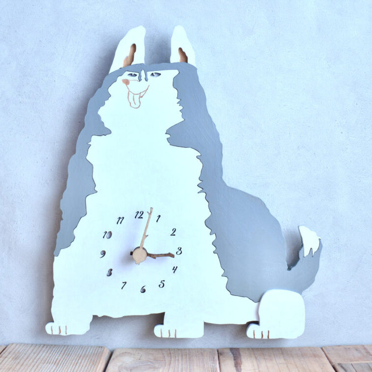シベリアンハスキー・ホワイト×グレーの木製掛け時計